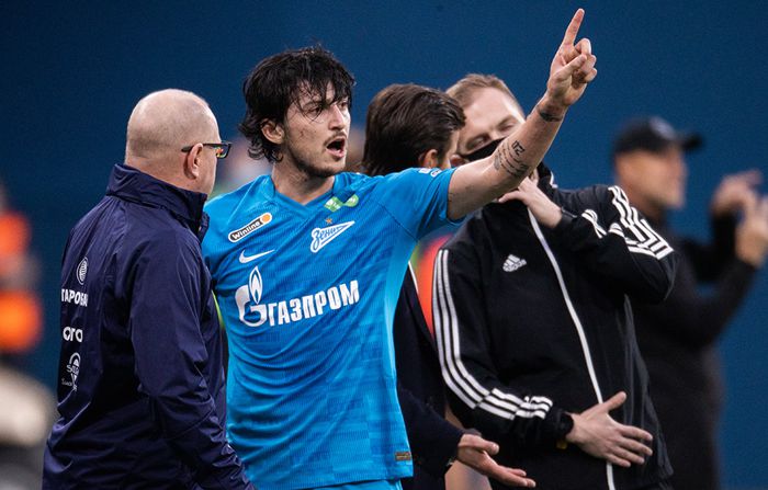 俄罗斯足协维持对萨达尔·阿兹蒙的处罚。