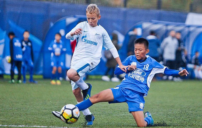 泽尼特U12队与来自中国的《未来之兴》足球队进行了比赛。