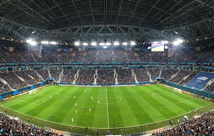 “泽尼特” - “凯尔特人”：这场比赛有50 492名球迷来到了现场，并且这场比赛是欧洲杯赛季出场球迷人数最多的一次比赛！